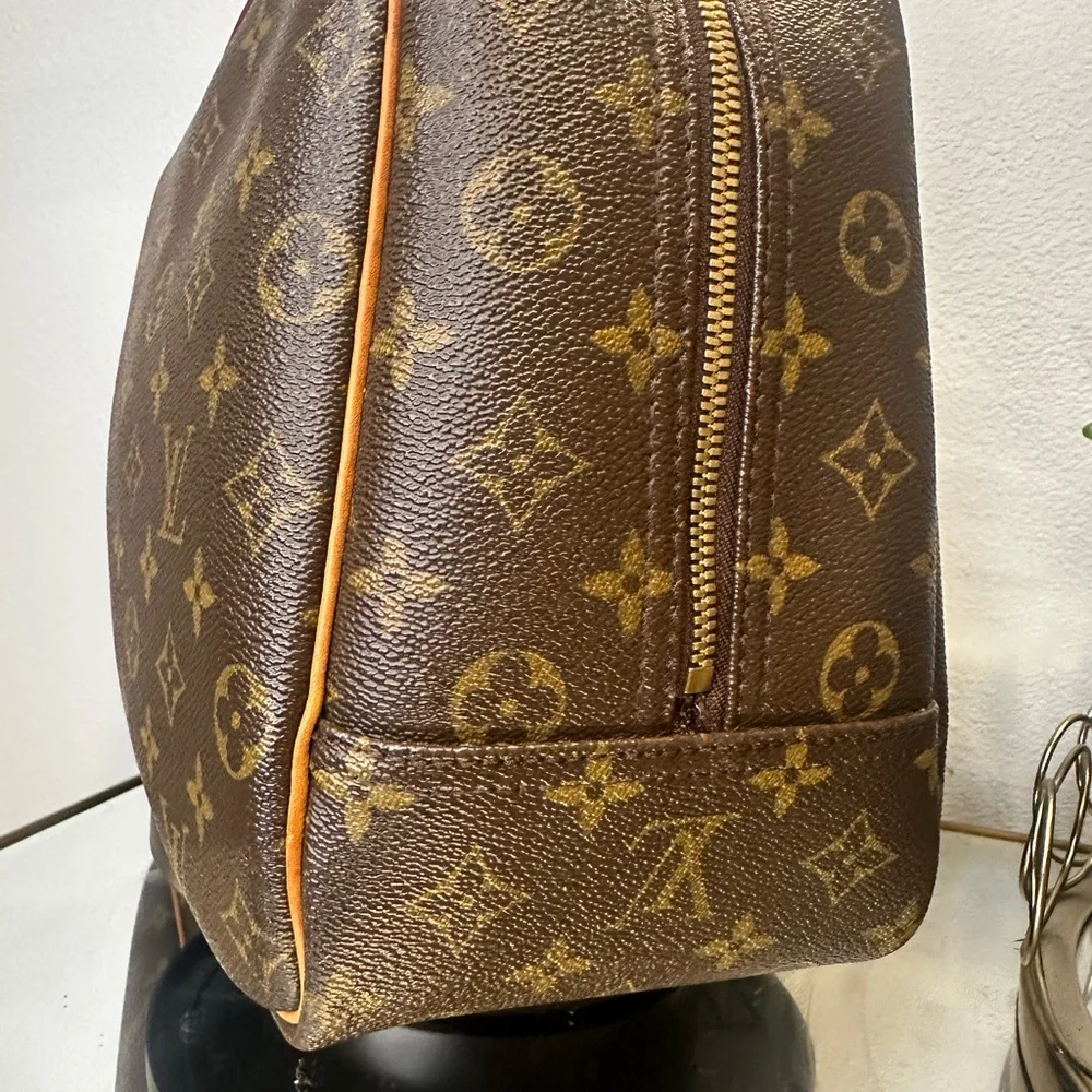 Louis Vuitton Deauville Handbag Monogram Canvas with 🔐 and bag tag. 🏷️ - Picture 6 of 13